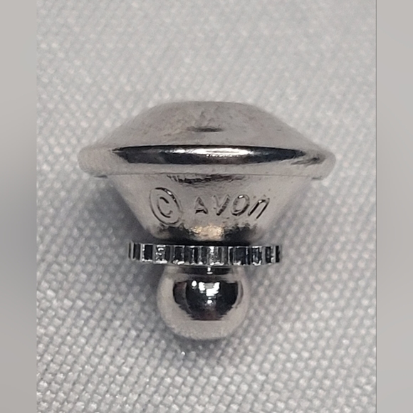 Avon's Vtg "Flower Basket Pin" - Picture 4 of 4